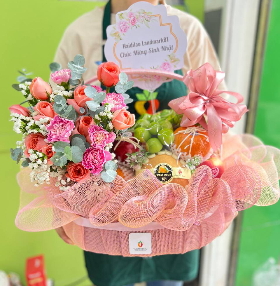 Giỏ Trái Cây Kết Hợp Hoa Tươi KF14