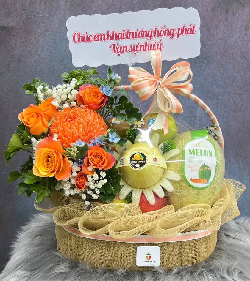 Giỏ Trái Cây Kết Hợp Hoa Tươi KF12