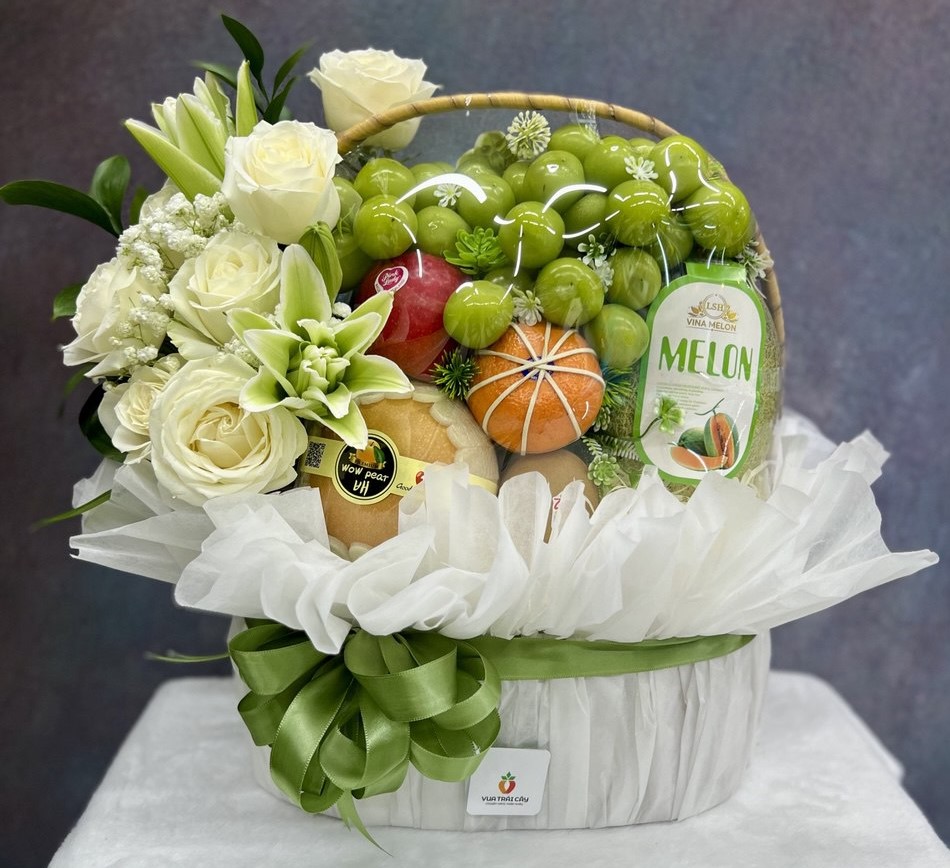 Giỏ Trái Cây Kết Hợp Hoa Tươi KF22