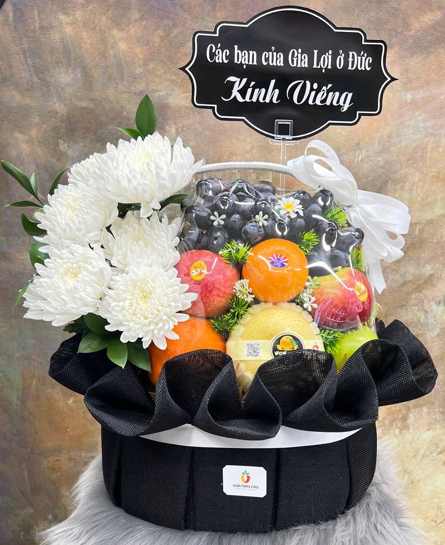 Giỏ Trái Cây Kết Hợp Hoa Tươi Đám Tang KF66