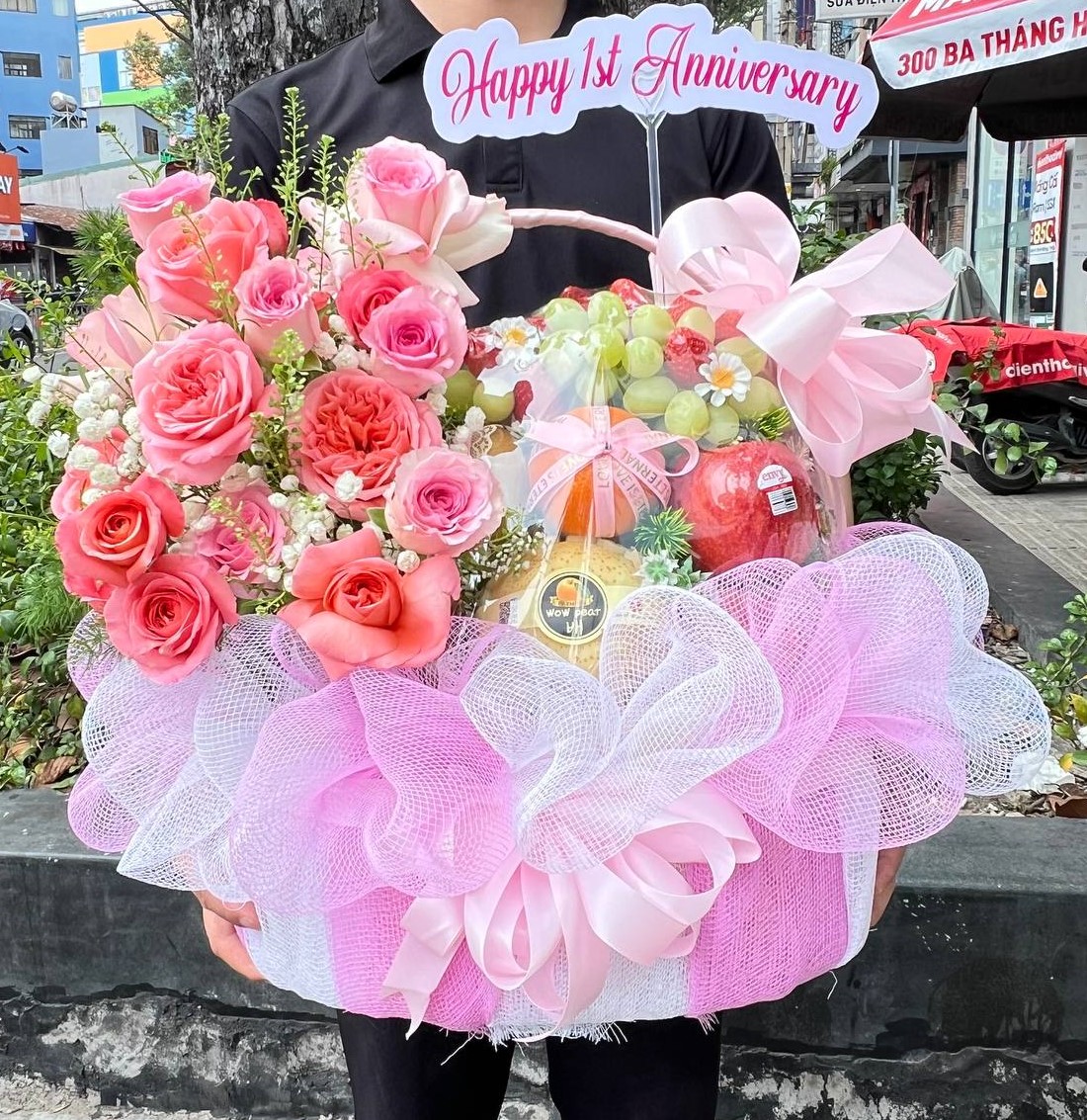 Giỏ Trái Cây Kết Hợp Hoa Tươi KF15