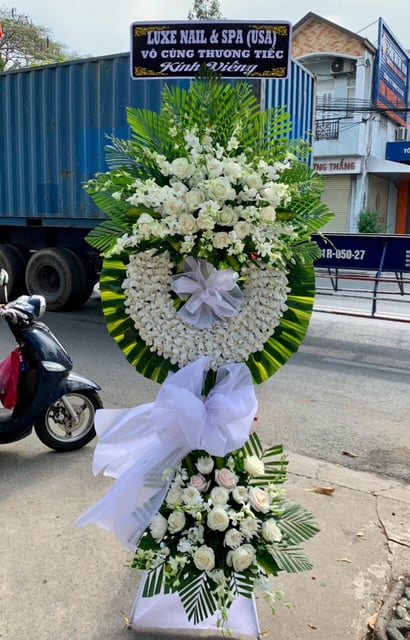 Mẫu Hoa Viếng – V06