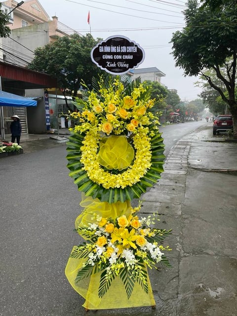 Mẫu Hoa Viếng – V08