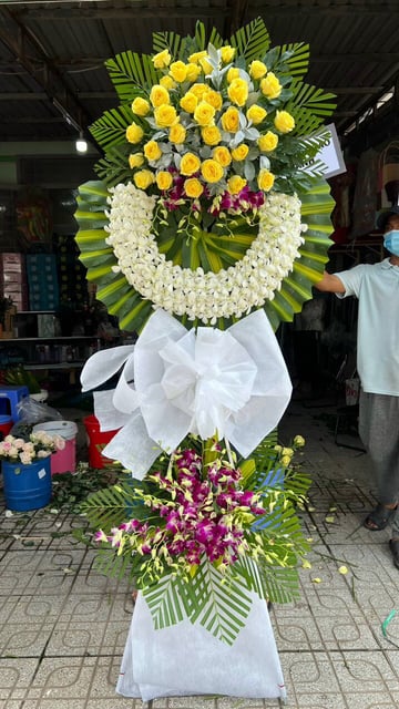 Mẫu Hoa Viếng – V10