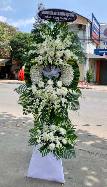 Mẫu Hoa Viếng – V05