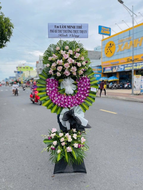 Mẫu Hoa Viếng – V23