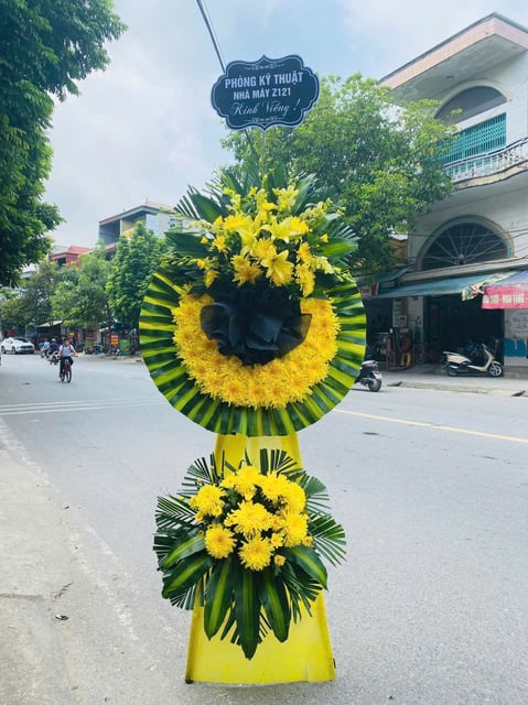 Mẫu Hoa Viếng – V18