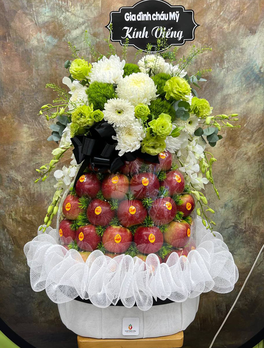 Giỏ Trái Cây Kết Hợp Hoa Tươi Viếng Tang Cao Cấp KF220