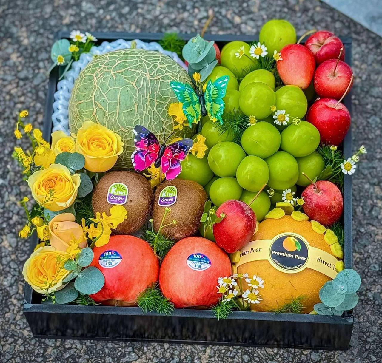 Hộp Trái Cây Kết Hợp Hoa Tươi KF256