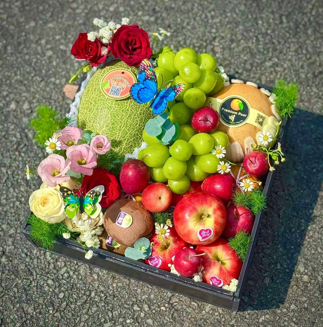 Hộp Trái Cây Kết Hợp Hoa Tươi KF257