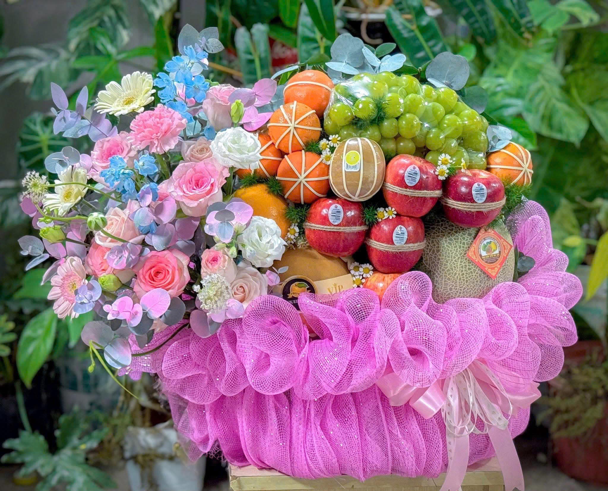 Giỏ Trái Cây Kết Hợp Hoa Tươi Cao Cấp KF260