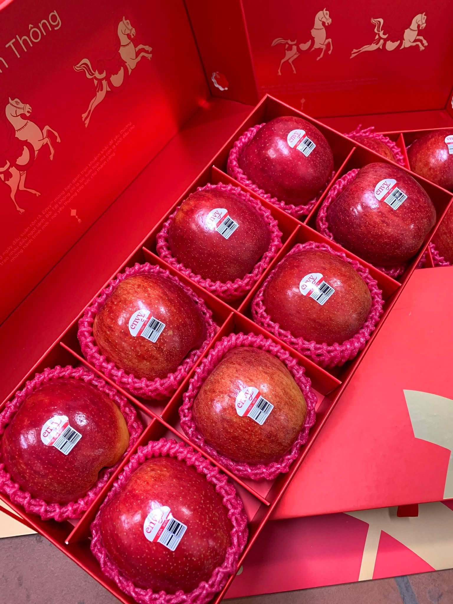 TÁO ENVY "HỘP QUÀ TẾT 8 TRÁI VIP 2026"