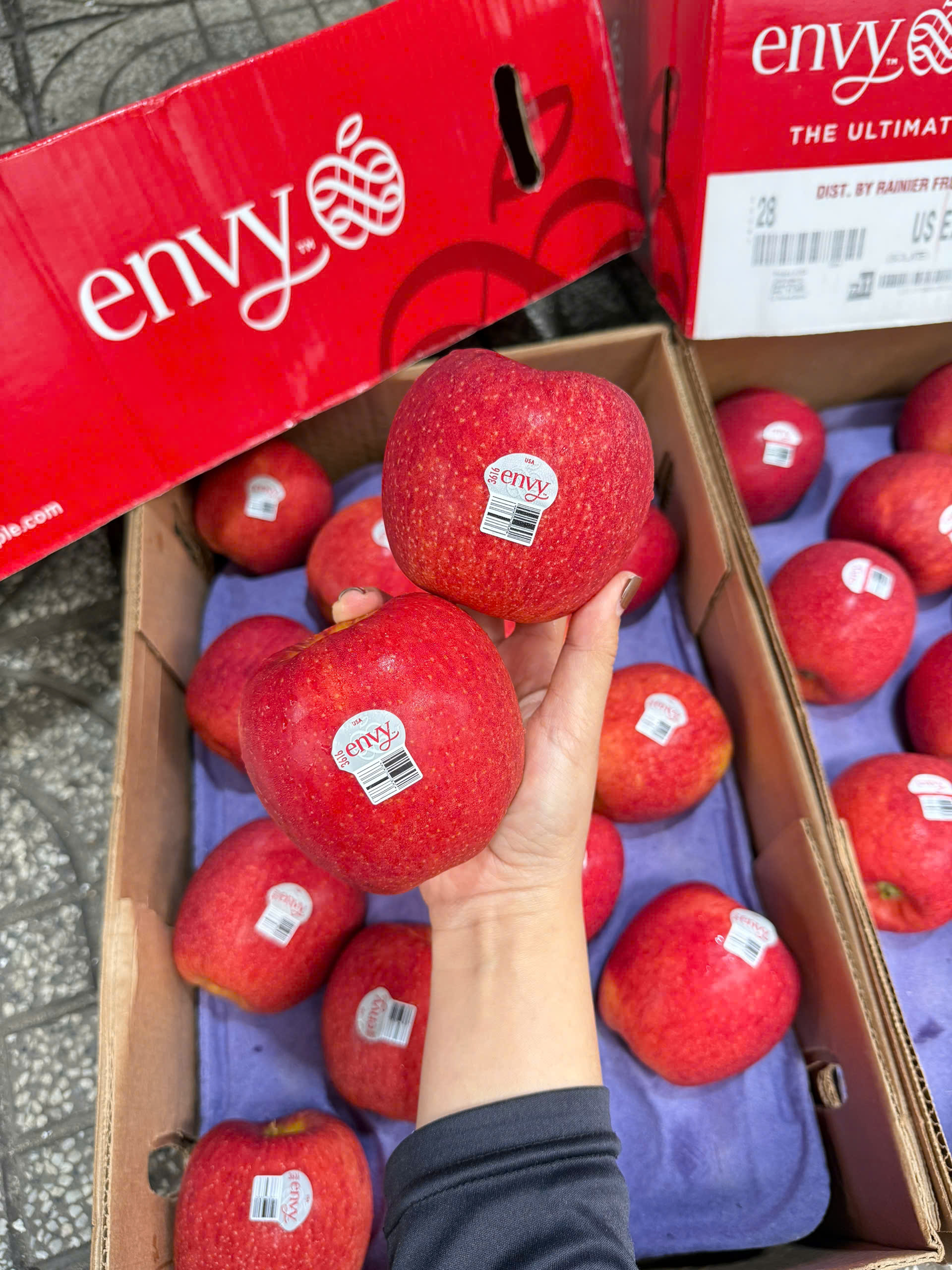 Táo Envy Mỹ Size 28 Nguyên thùng 18kg (1 thùng 9 ký có 28 quả)