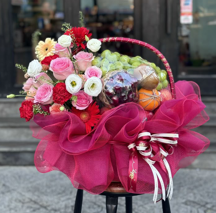 Giỏ Trái Cây Kết Hợp Hoa Tươi Cao Cấp KF288