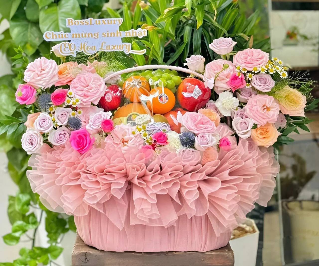 Giỏ Trái Cây Kết Hợp Hoa Tươi Cao Cấp KF311