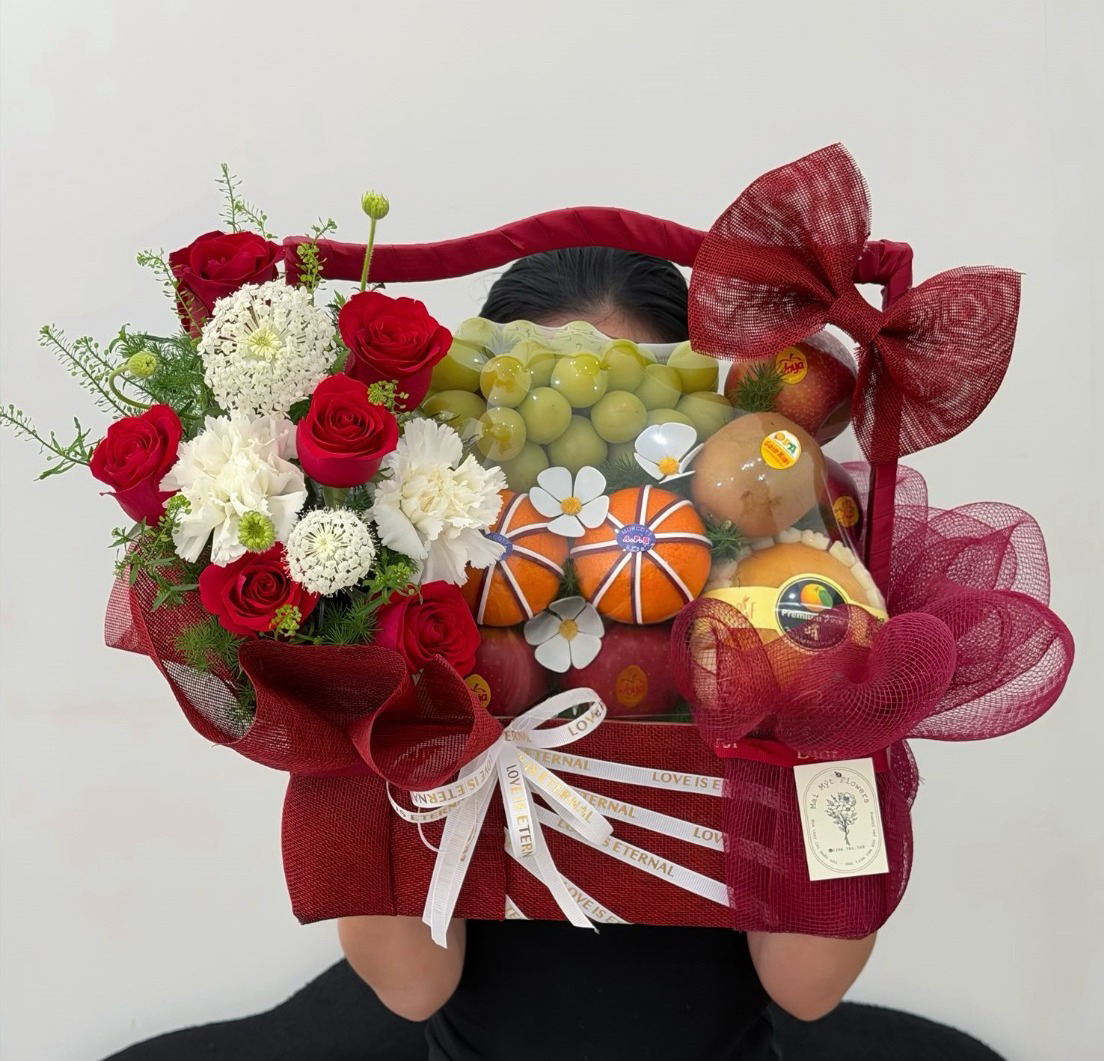 Giỏ Trái Cây Kết Hợp Hoa Tươi Cao Cấp KF315
