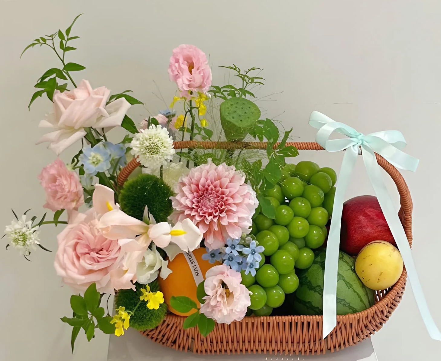 Giỏ Thuyền Trái Cây Cao Cấp - Quà Tặng Sang Trọng KF350