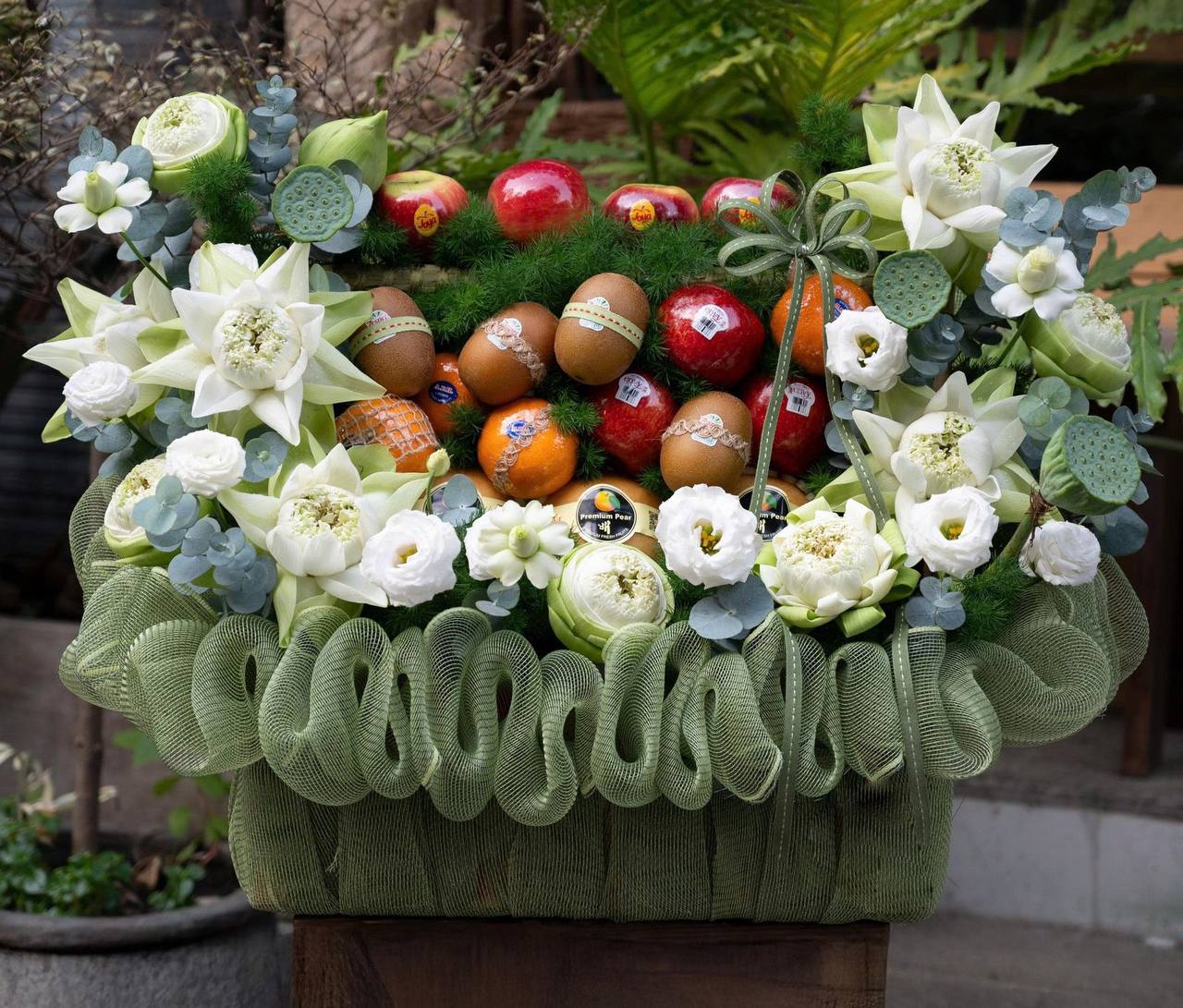 Giỏ Trái Cây Kết Hợp Hoa Tươi Cao Cấp KF342