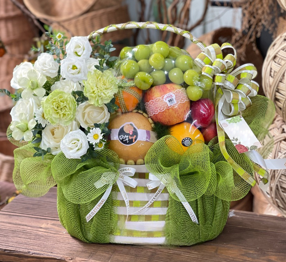 Giỏ Trái Cây Kết Hợp Hoa Tươi KF332