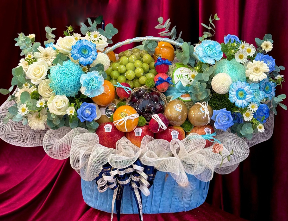 Giỏ Trái Cây Kết Hợp Hoa Tươi Cao Cấp KF334