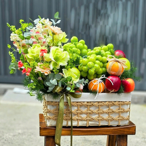 Giỏ Trái Cây Kết Hợp Hoa Tươi Cao Cấp KF406