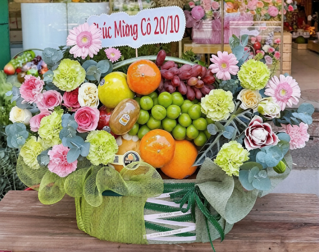 Giỏ Trái Cây Kết Hợp Hoa Tươi KF424